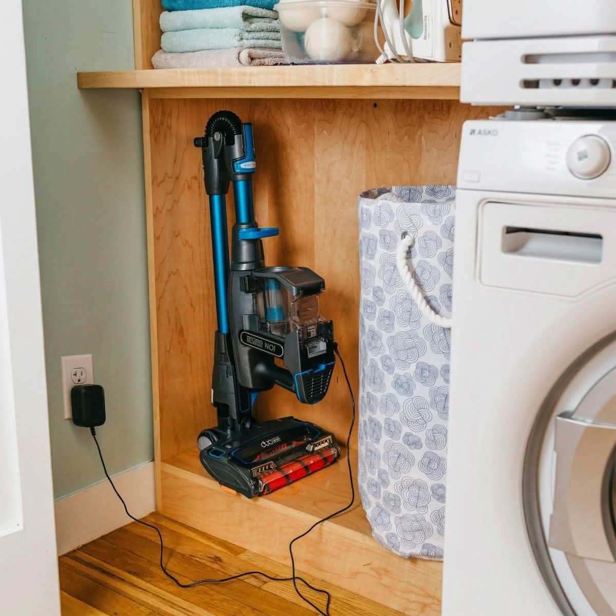 Shark IONFlex 2X DuoClean Ultra-Light Cordless Stick Vacuum (Refurbished)