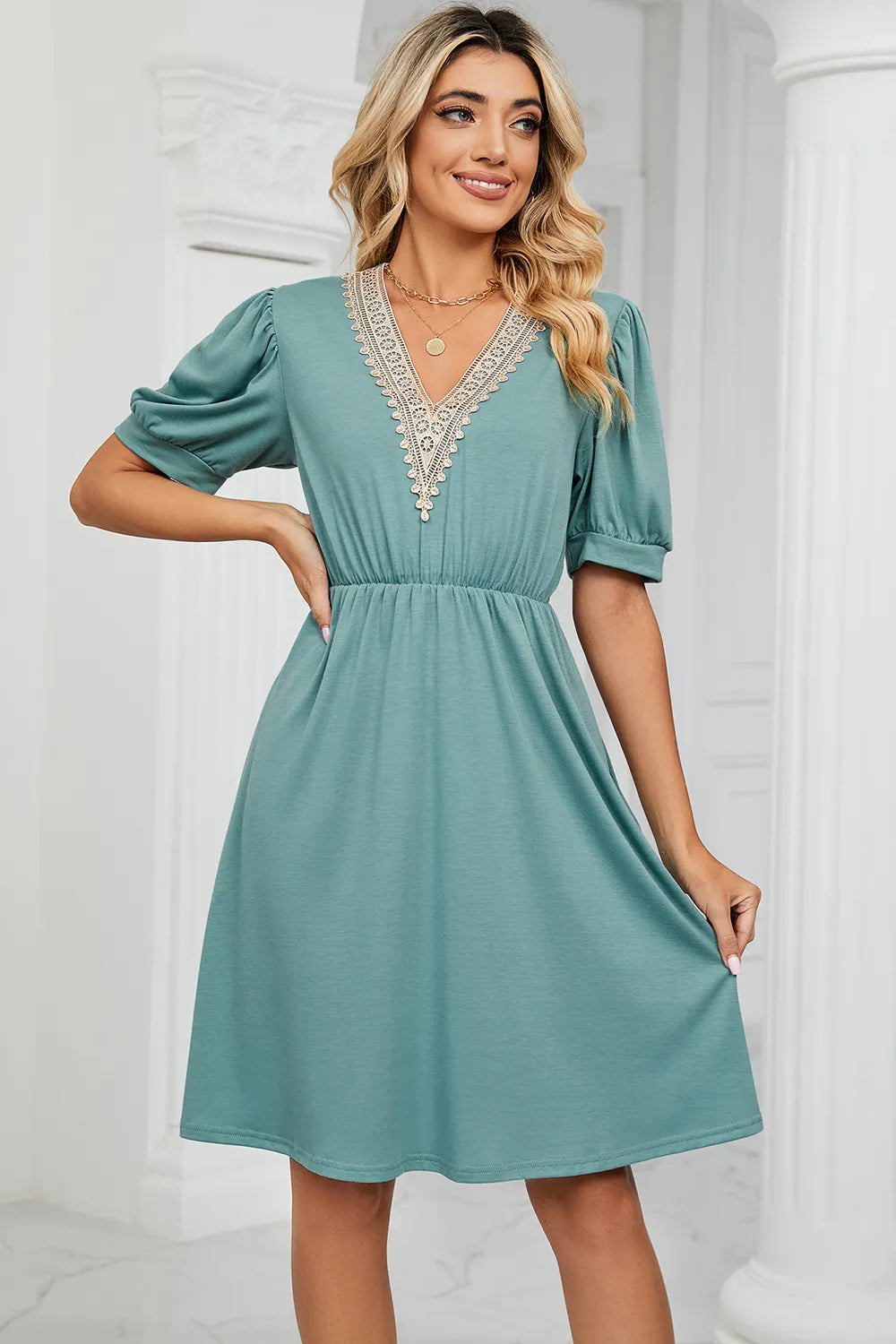Solid color lace patchwork V-neck short sleeved pocket waist cinching dress