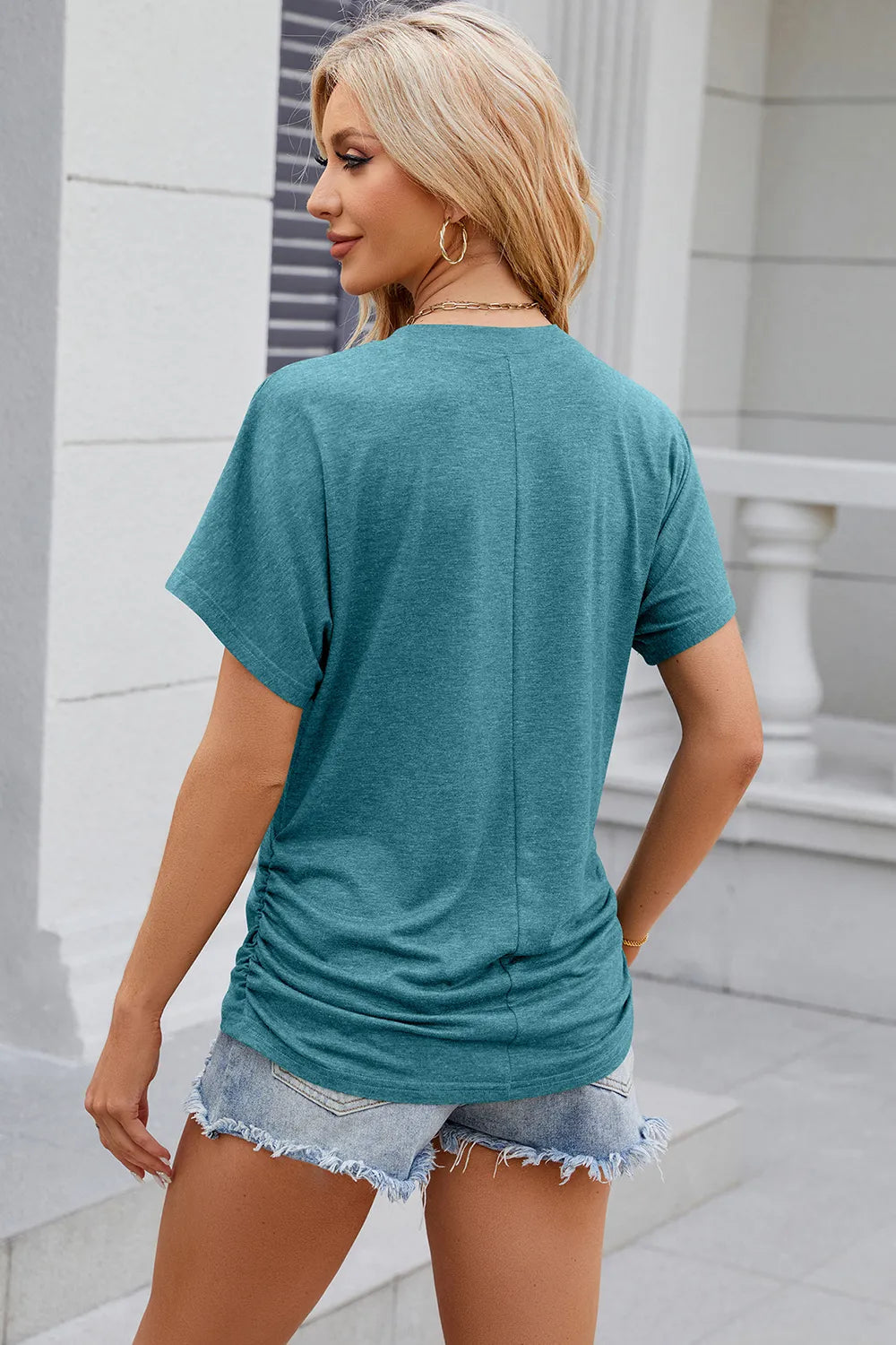 Solid color round neck loose short sleeved T-shirt top for women