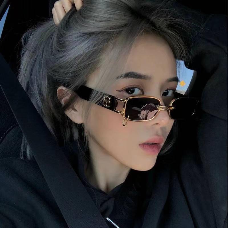 Stylish Fashionable Women Sunglasses Trending & Luxury  Square Popular Design Men Glasses New Vintage Metal Black Comfortable Lenses Outdoor Travel Driving Sunglasses