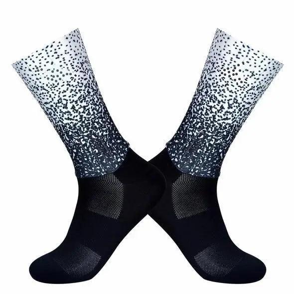 Stylish Summer  Breathable Cycling Socks For Men Anti Slip Seamless Sports Cycling Socks For Men Modern Design Running Sports Socks