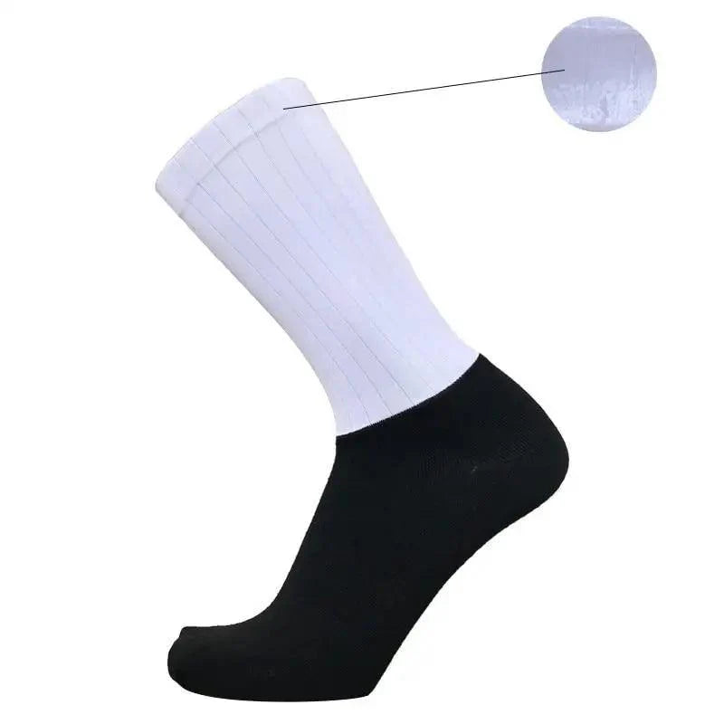 Stylish Summer  Breathable Cycling Socks For Men Anti Slip Seamless Sports Cycling Socks For Men Modern Design Running Sports Socks