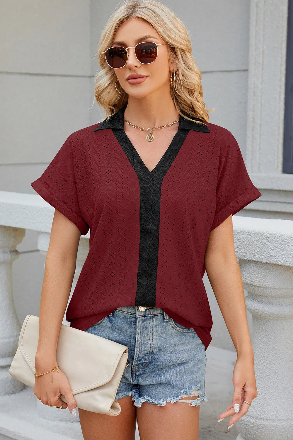 V-neck contrasting short sleeved loose T-shirt top for women