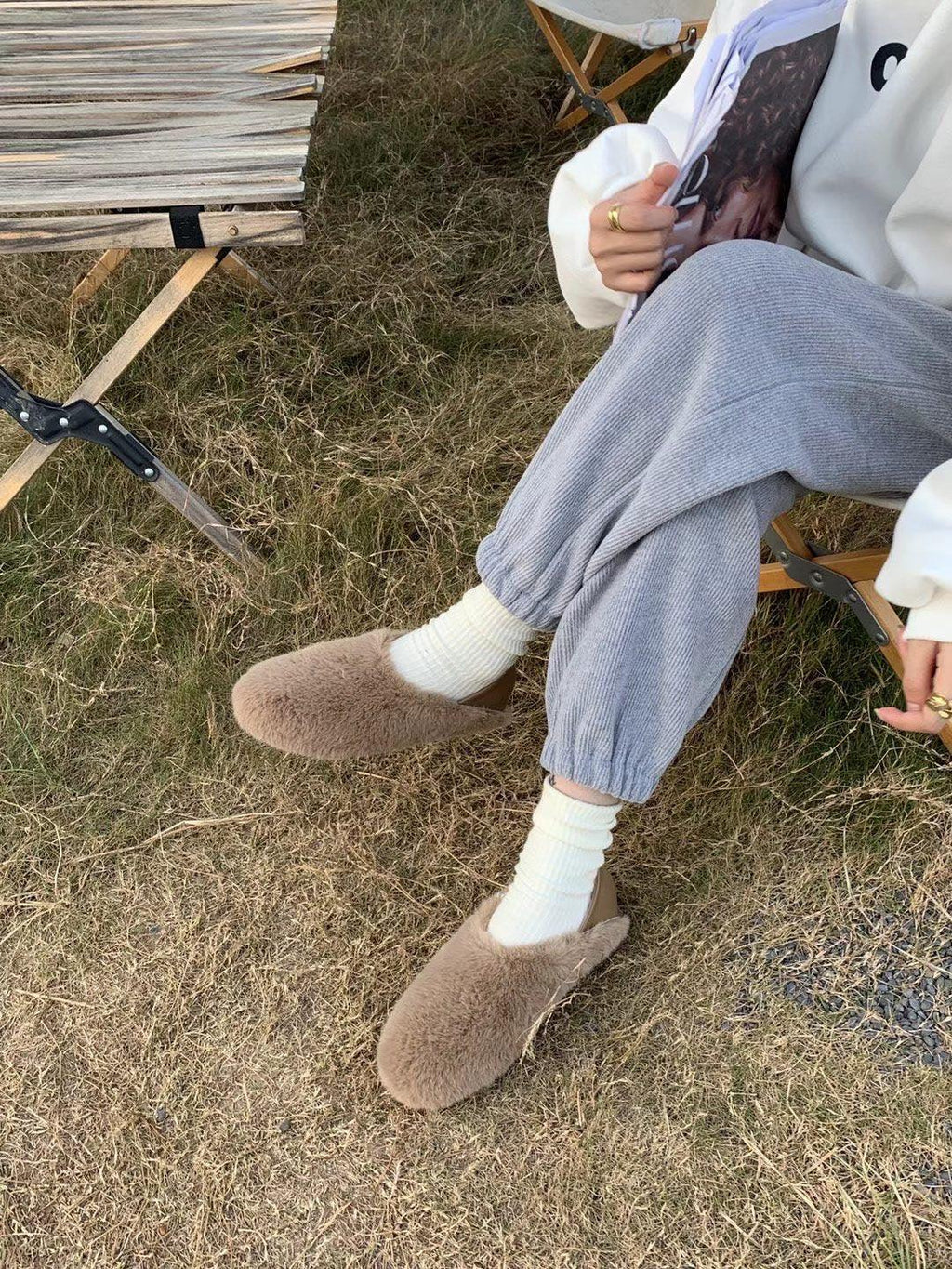 Warm Fur Loafers Women Winter Shoes Indoor Furry Flats Round Toe Fluffy House Warm Wool Slippers Memory Foam Anti-Skid Sole House Shoes Indoor Outdoor Slippers