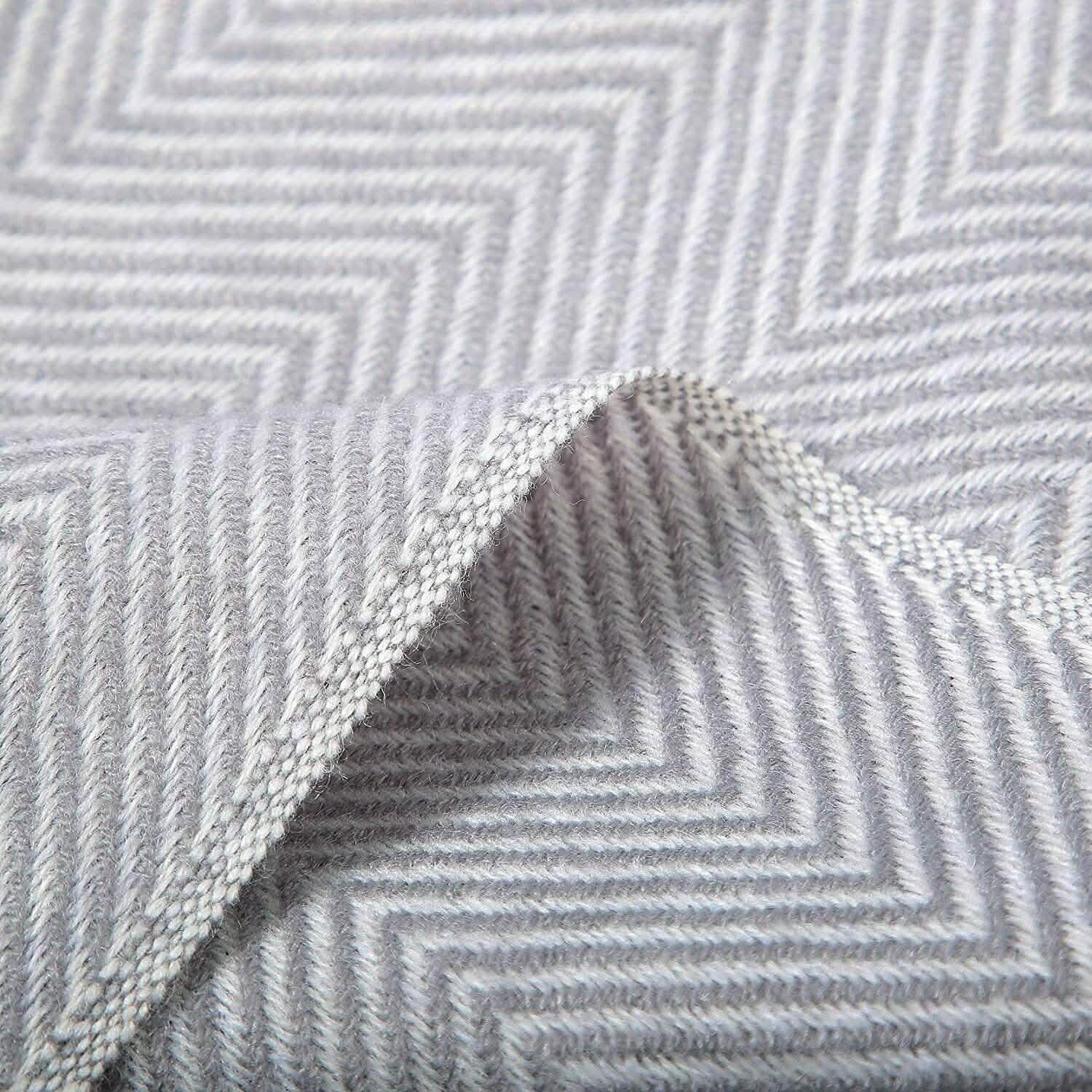 Wisley Home 100% Acrylic Chevron Pattern Throw